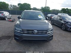 Volkswagen Tiguan S 2021 1