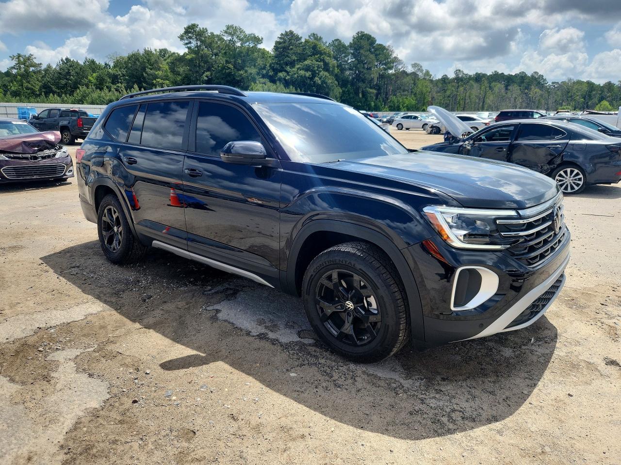 Volkswagen Atlas Peak Edition SE 2025 3