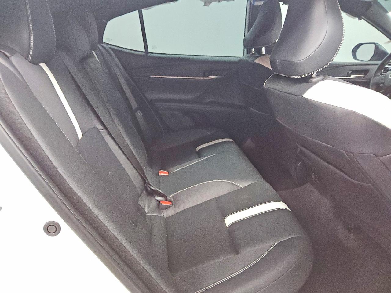 Toyota Camry SE 2025 9