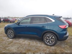 Ford Escape Hybrid Titanium  2020 4