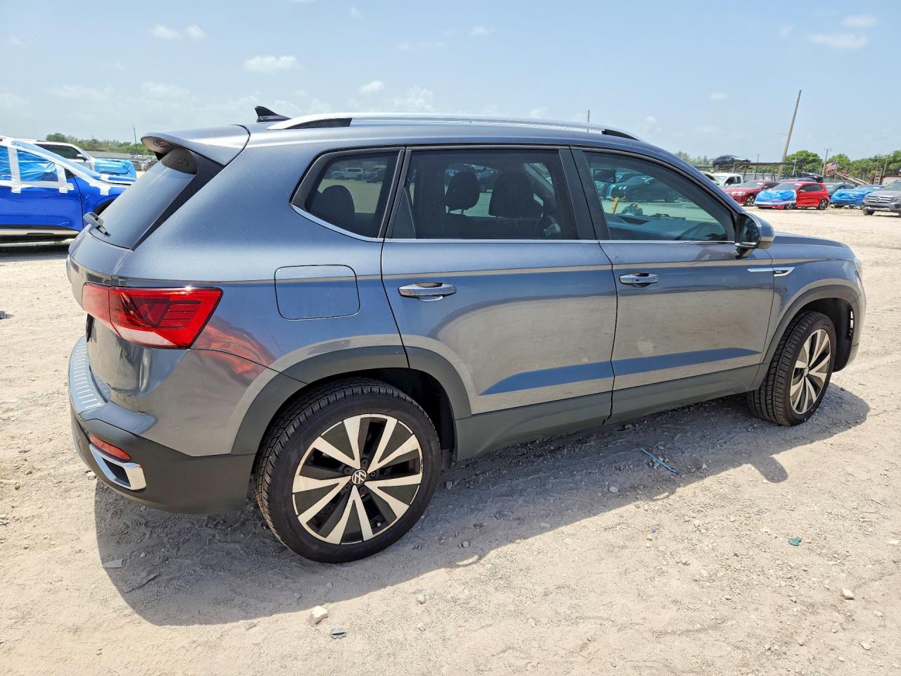 Volkswagen Taos SE 2022 2