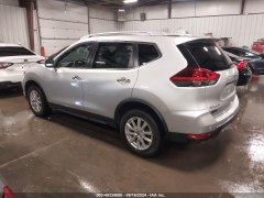 Nissan Rogue SV 2020 3