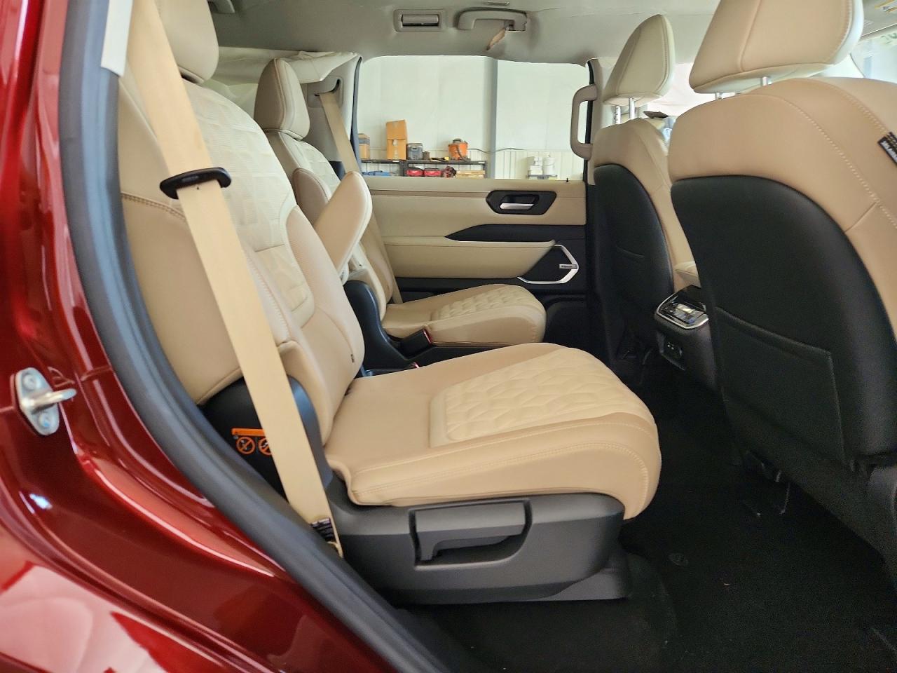 Nissan Armada Platinum Reserve 2025 10