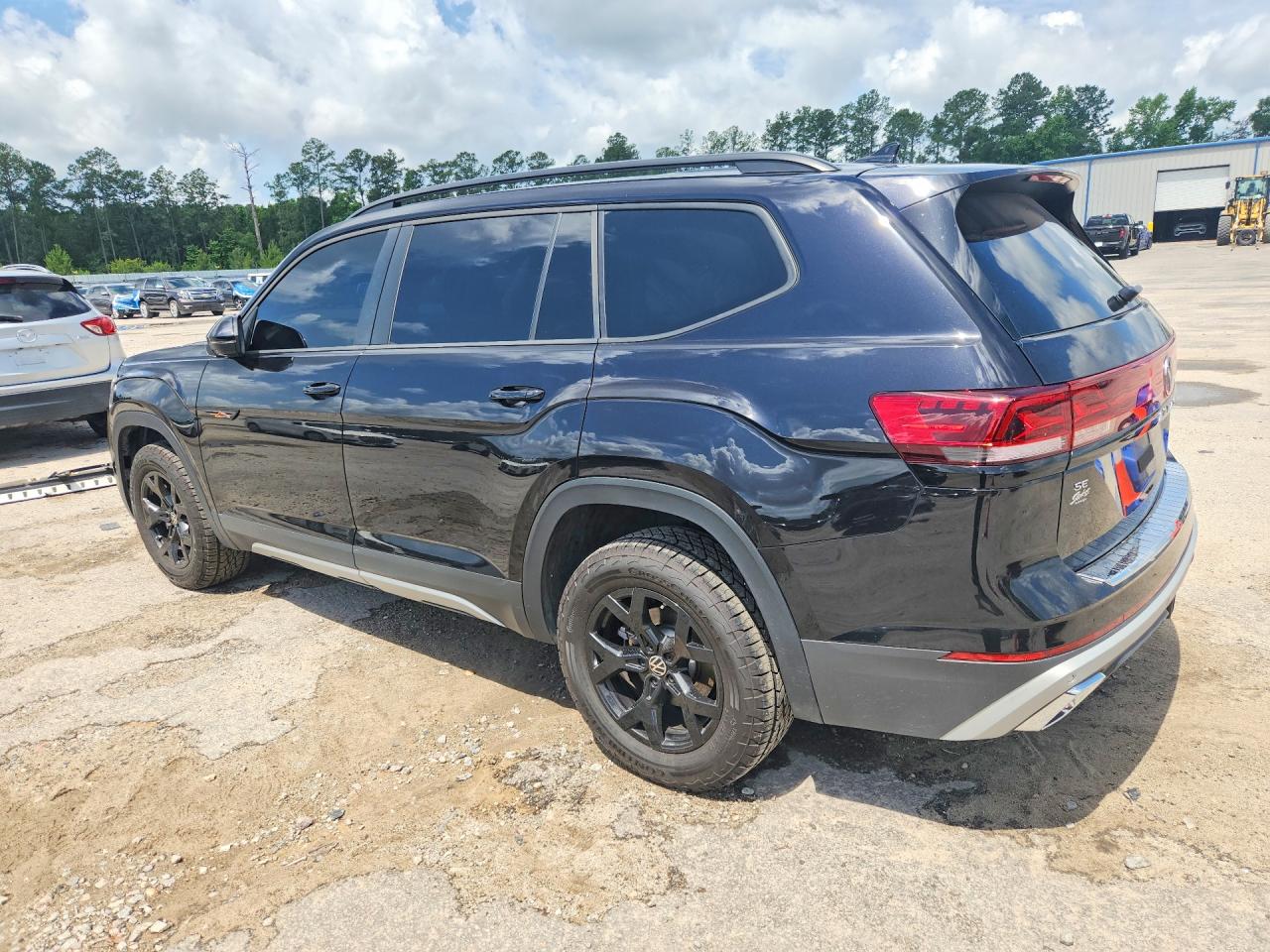 Volkswagen Atlas Peak Edition SE 2025 1