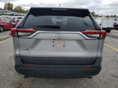 Toyota RAV4 XLE 2021 4