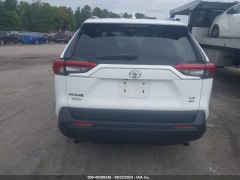 Toyota RAV4 LE Hybrid 2021 5