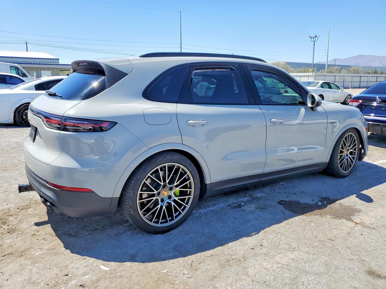 Porsche Cayenne E-Hybrid 2023 2