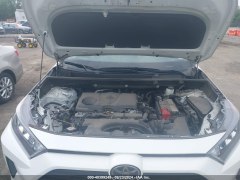 Toyota RAV4 LE Hybrid 2021 13