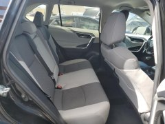 Toyota RAV4 XLE 2021 10