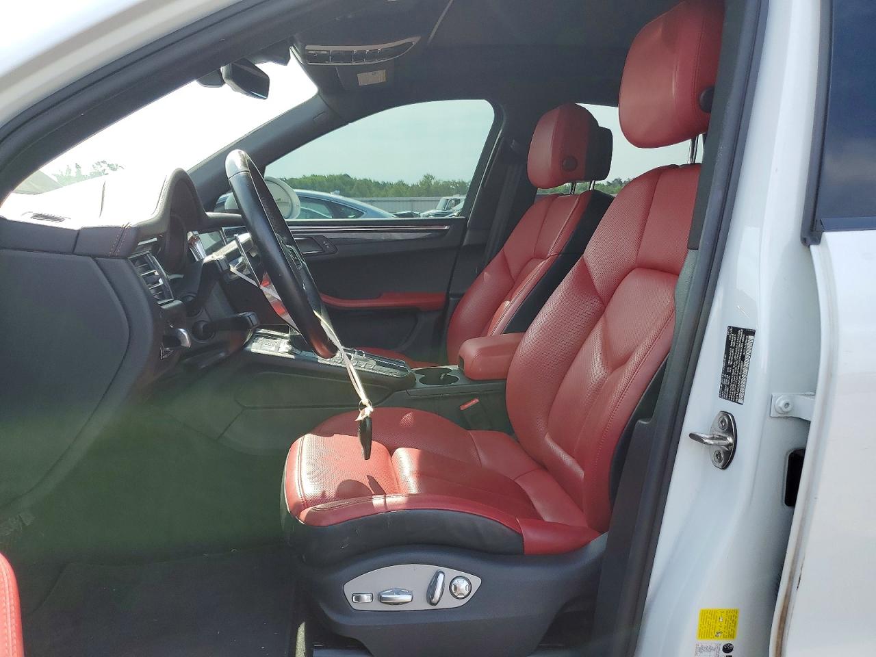 Porsche Macan 2021 6