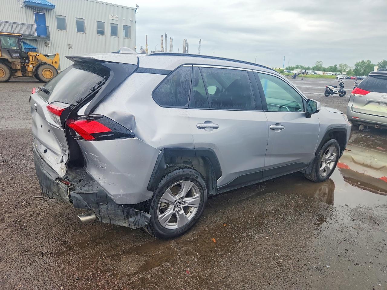 Toyota Rav4 XLE 2025 2