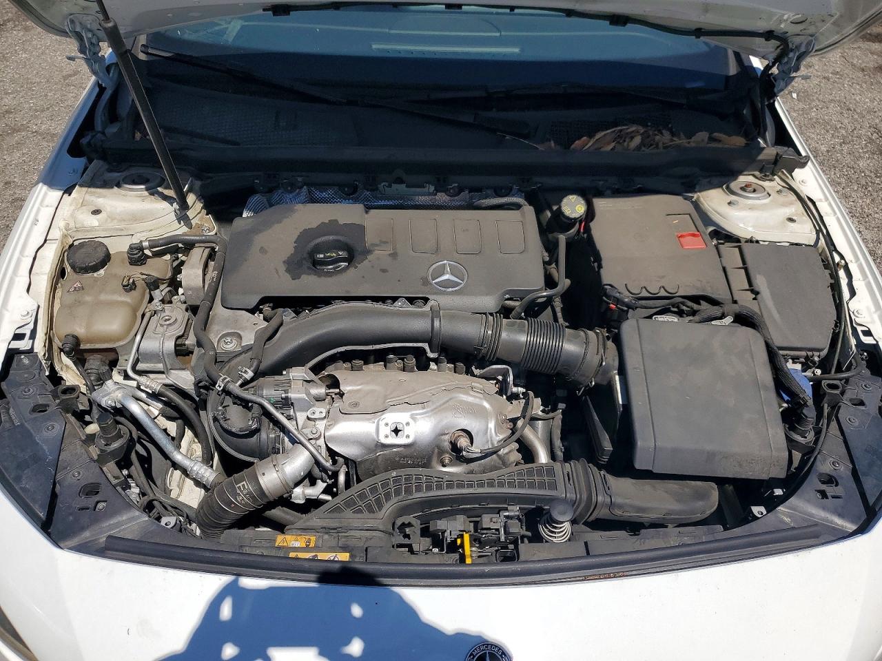 Mercedes-Benz A 220 2021 10