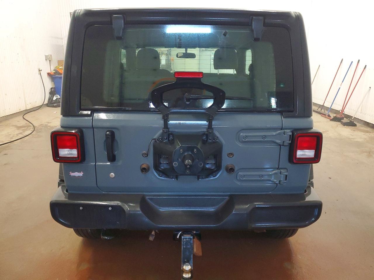 Jeep Wrangler Sport 2024 5
