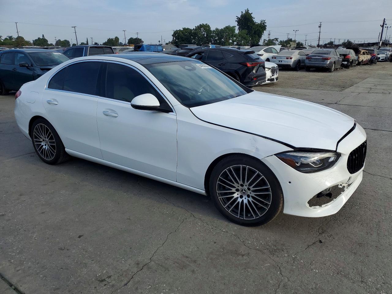 Mercedes-Benz C300 2023 3