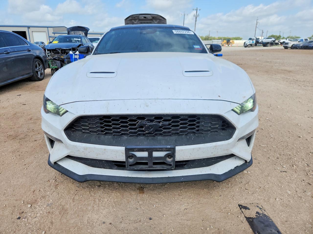 Ford Mustang 2021 4