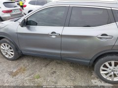 Nissan Rogue SV 2021 4