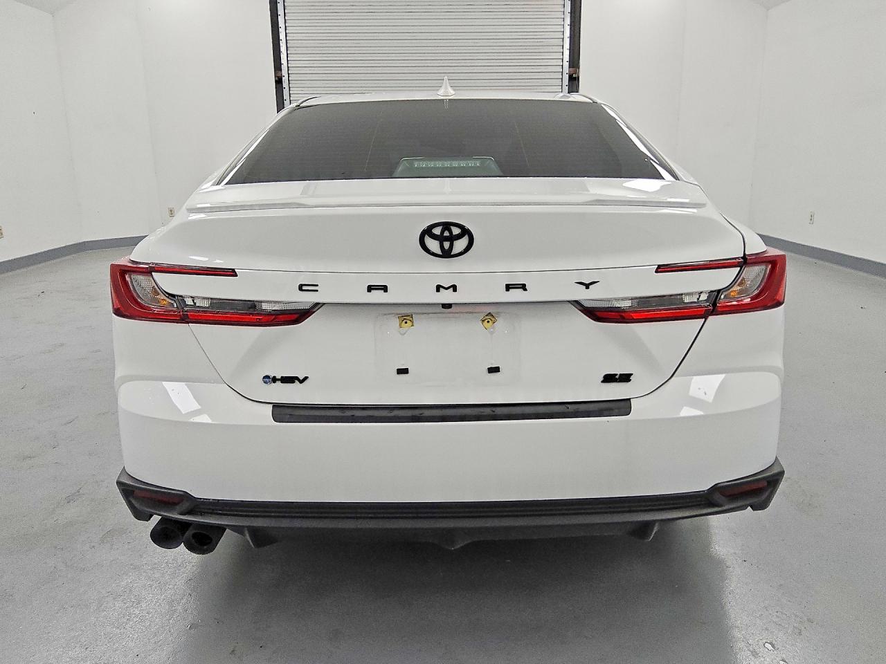 Toyota Camry SE 2025 5