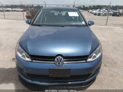 Volkswagen Golf SE 2017 1