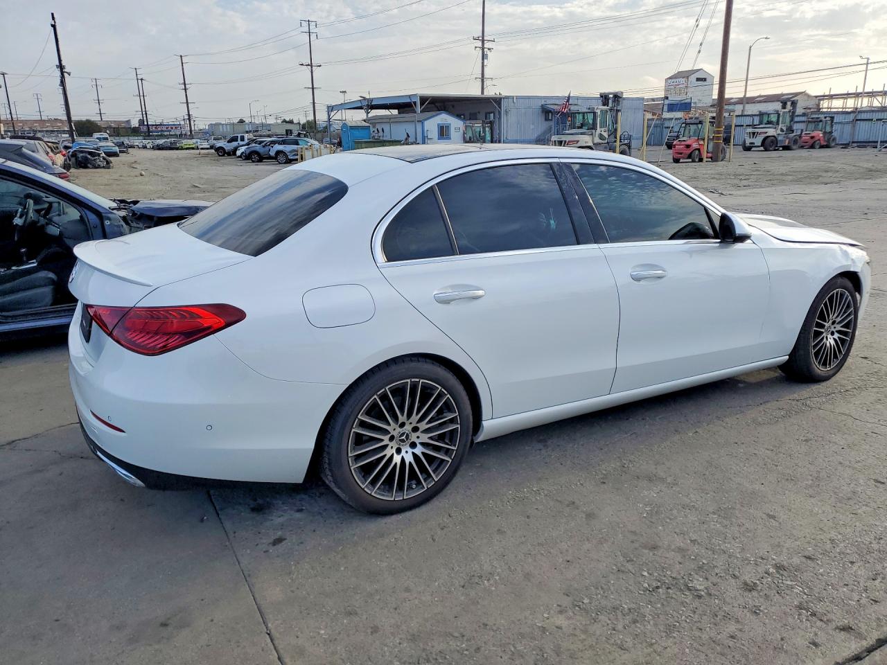 Mercedes-Benz C300 2023 2