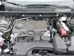 Toyota RAV4 LE 2022 13