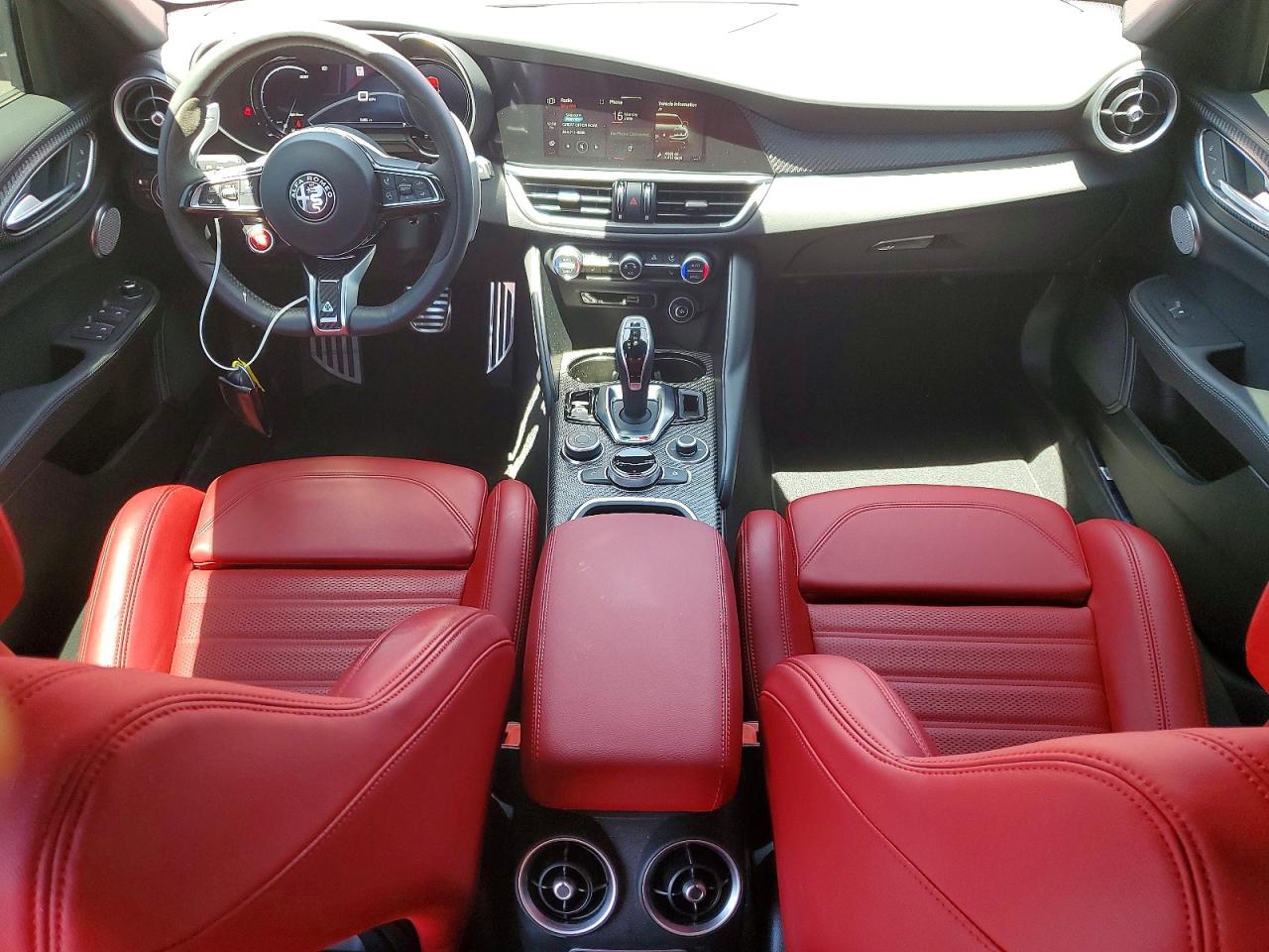 Alfa Romeo Giulia Quadrifoglio 2024 7