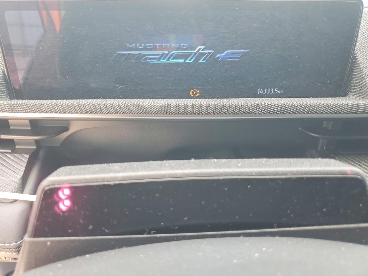 Ford Mustang Mach-E Premium 2025 8