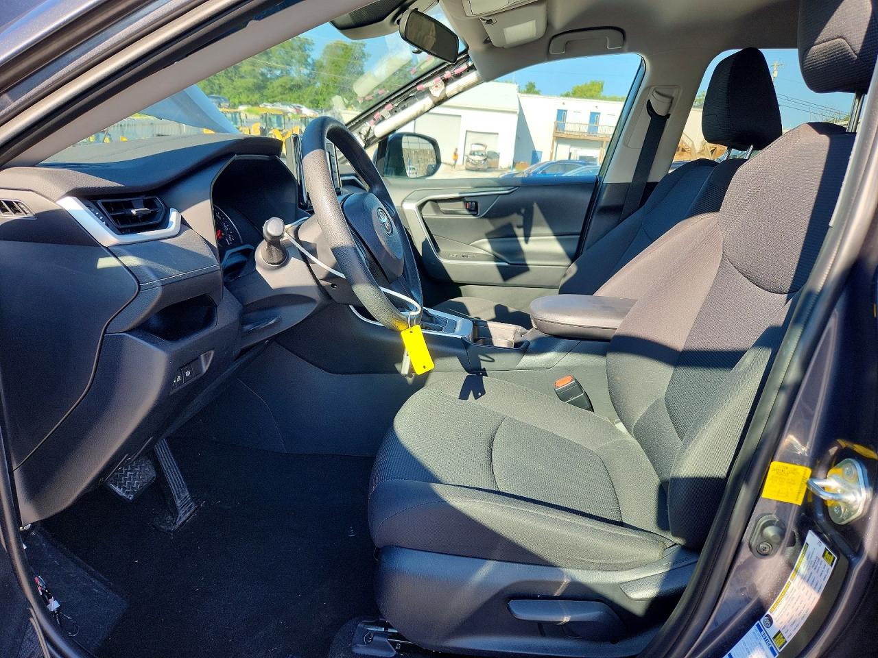 Toyota Rav4 LE 2019 6