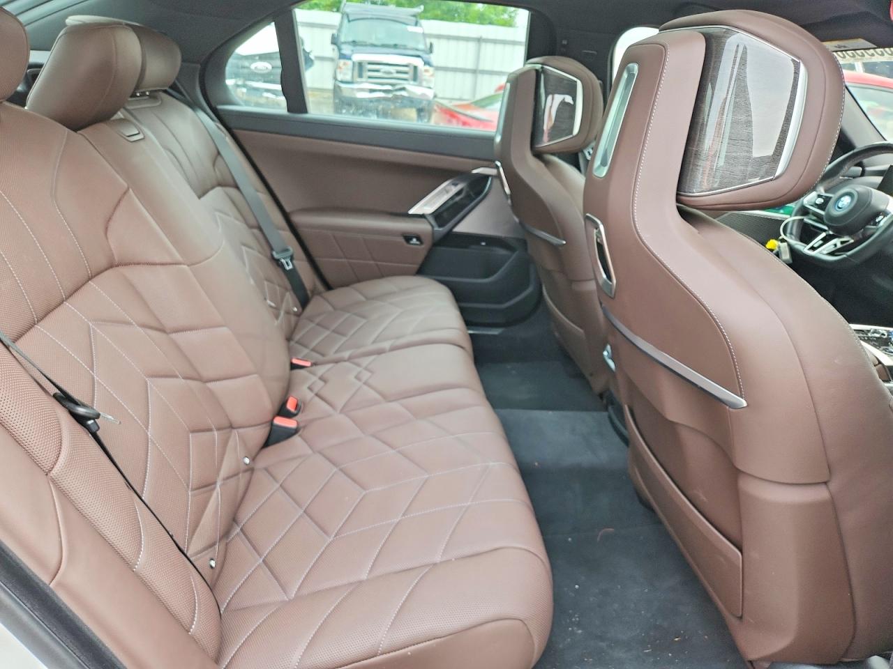 Bmw I7 M70 2024 9