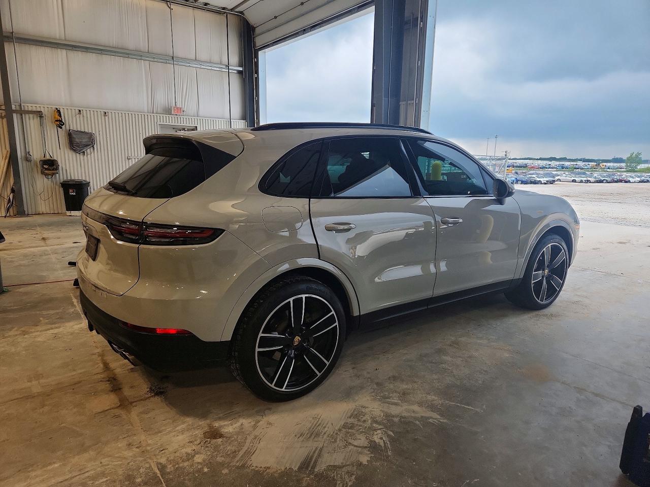 Porsche Cayenne S 2021 2