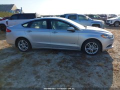 Ford Fusion Hybryd SE 2018 8