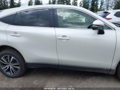 Toyota Venza LE Hybrid 2022 7