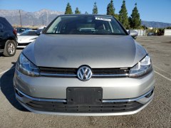 Volkswagen Golf SE 2019 1