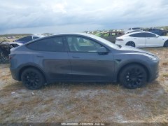 Tesla Model Y Long Range 2023 8