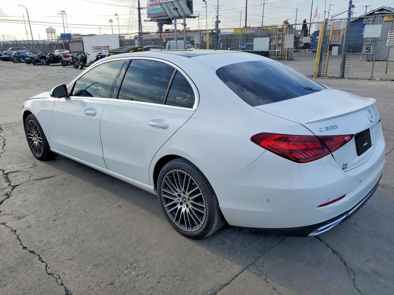 Mercedes-Benz C300 2023 1