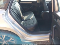 Volkswagen Passat SE 2021 12