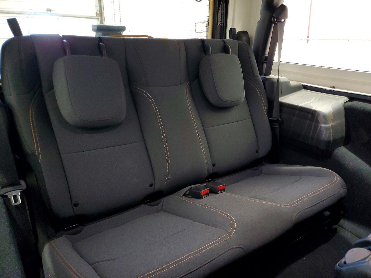 Jeep Wrangler Sport 2024 10