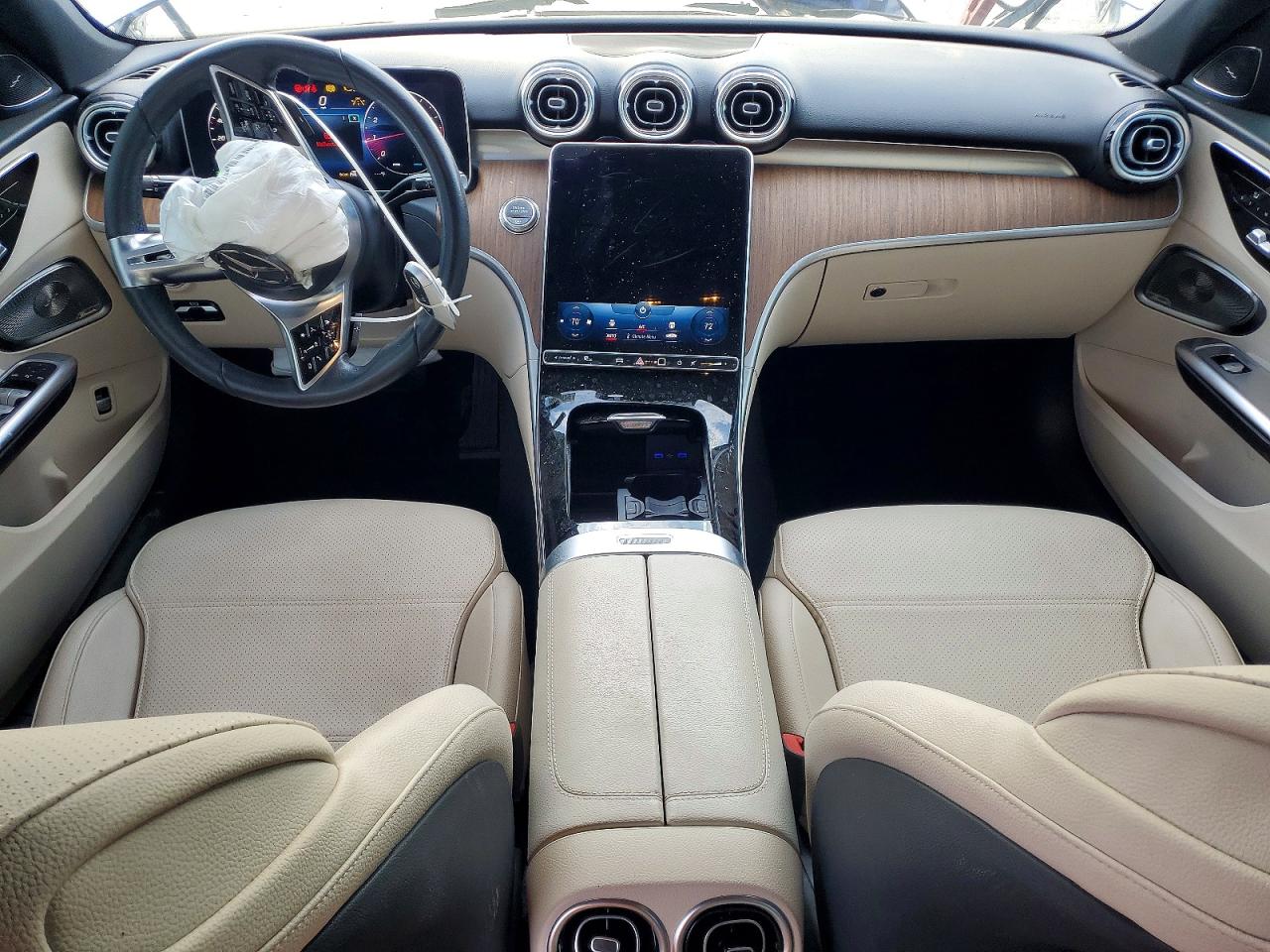 Mercedes-Benz C300 2023 7