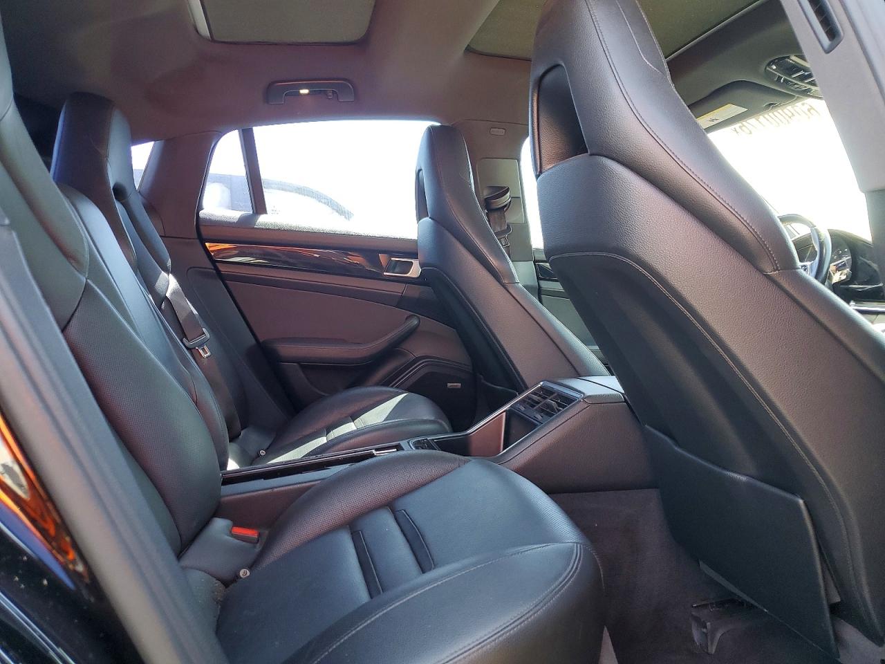 Porsche Panamera 4 2018 9
