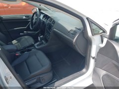 Volkswagen Golf SE 2021 7