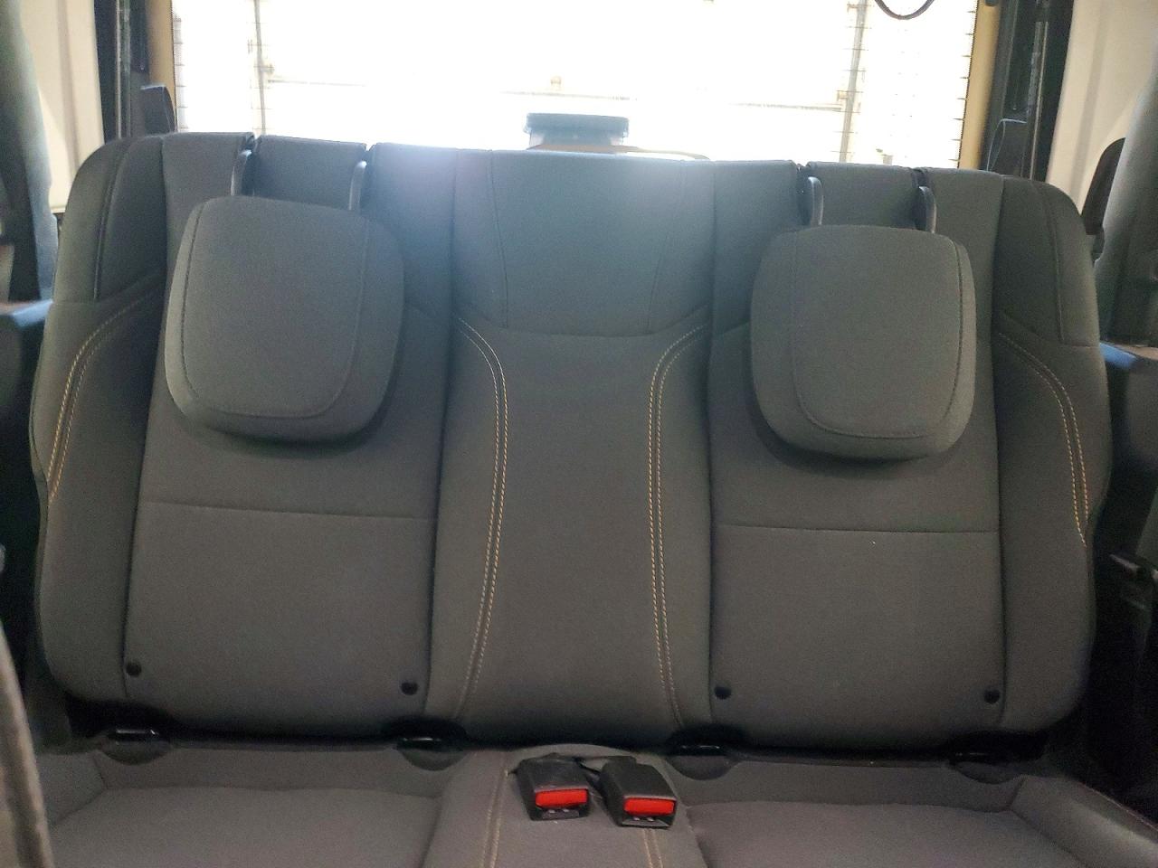 Jeep Wrangler Sport 2024 9