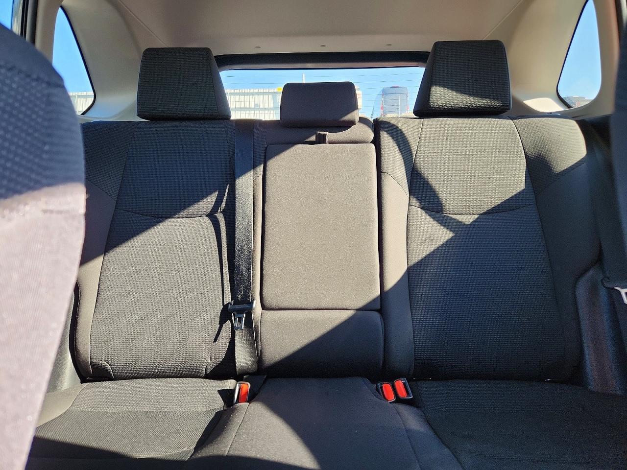 Toyota Rav4 LE 2019 9