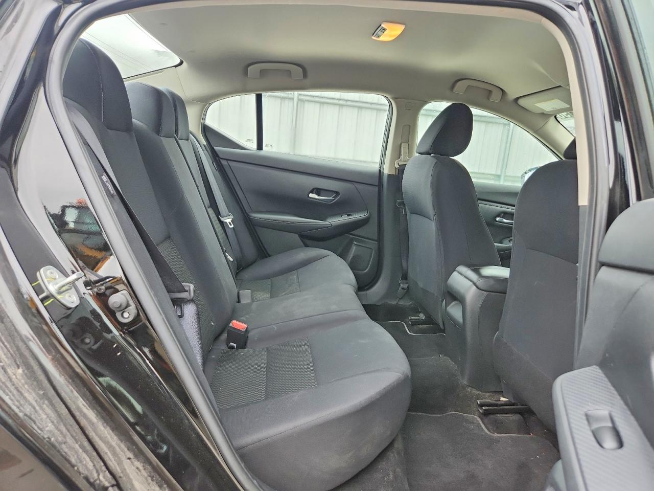 Nissan Sentra S 2022 9