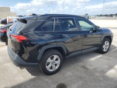 Toyota RAV4 XLE 2021 3