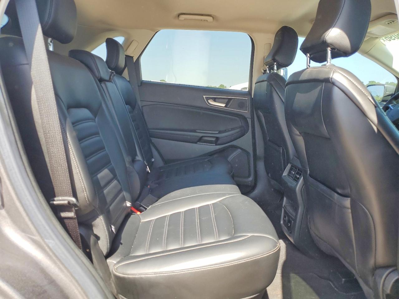 Ford Edge SEL 2023 10
