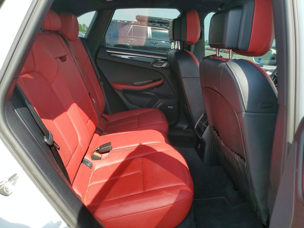 Porsche Macan 2021 10