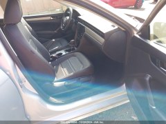 Volkswagen Passat SE 2021 8