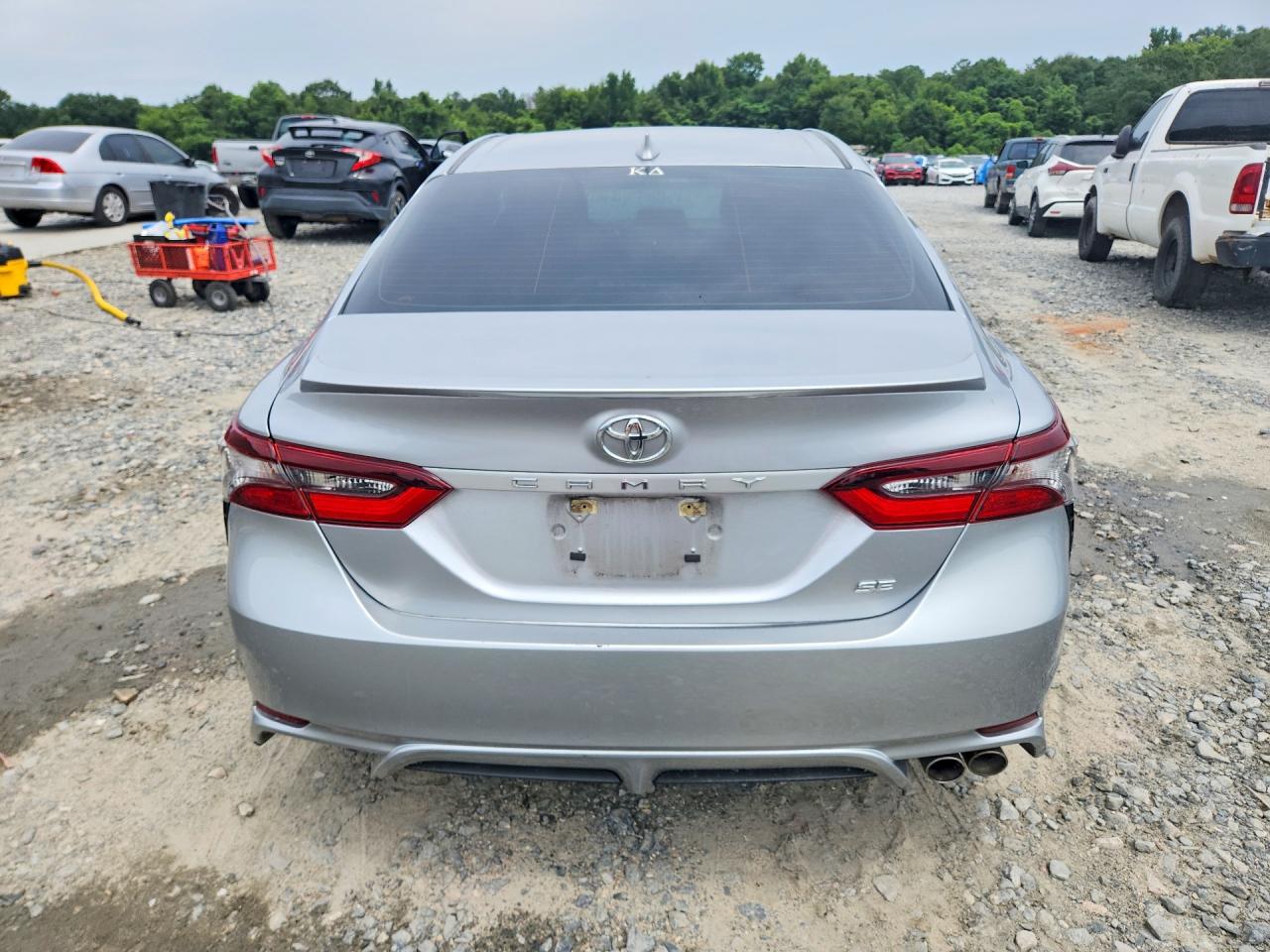 Toyota Camry SE 2022 5