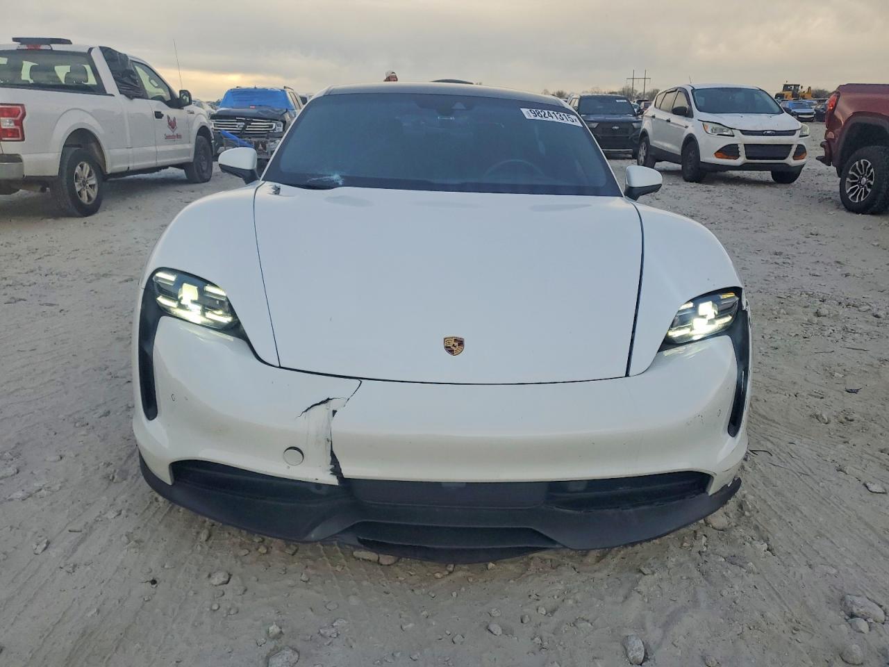 Porsche Taycan 2021 4