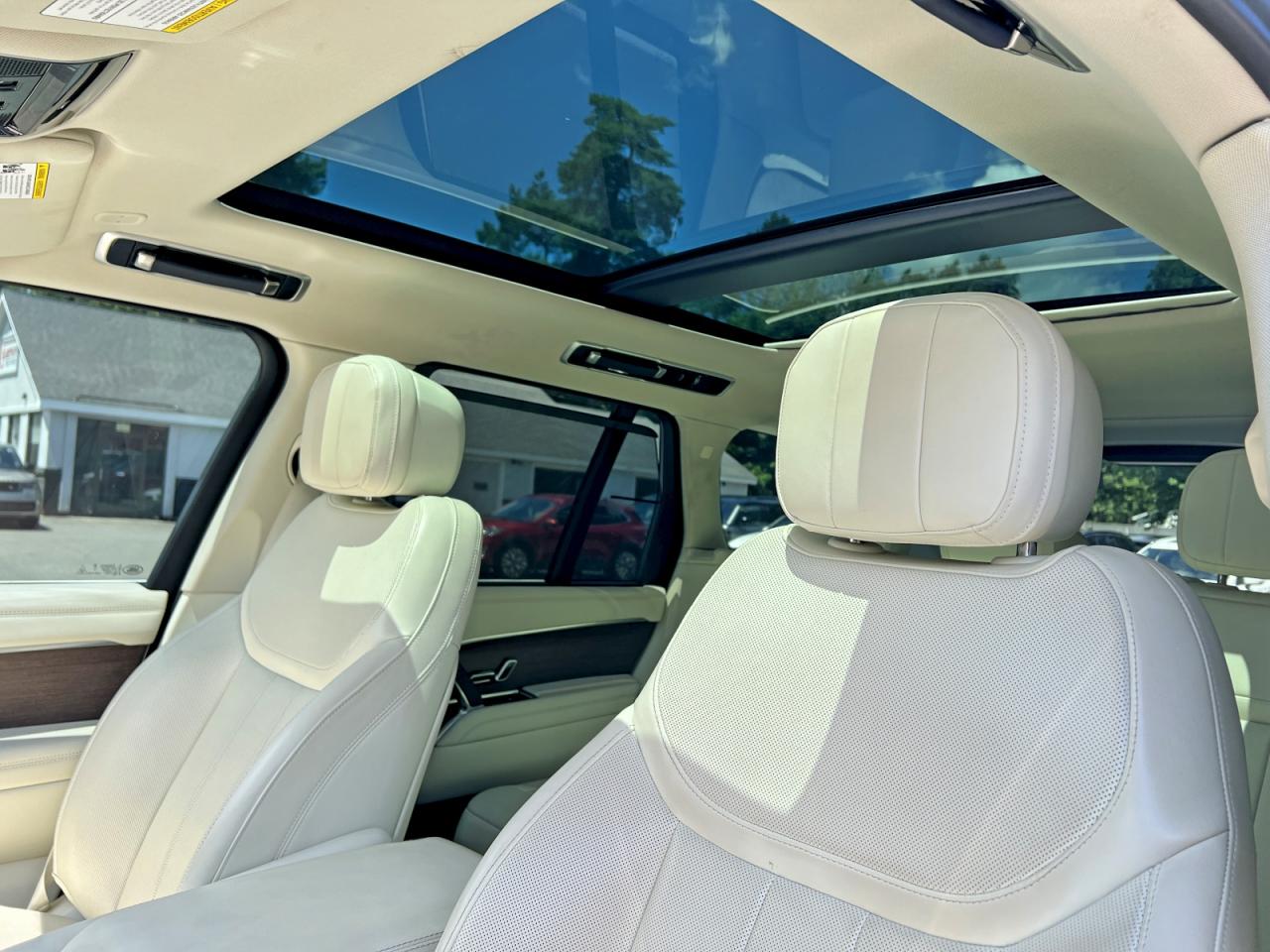 Land Rover Range Rover SE 2023 8