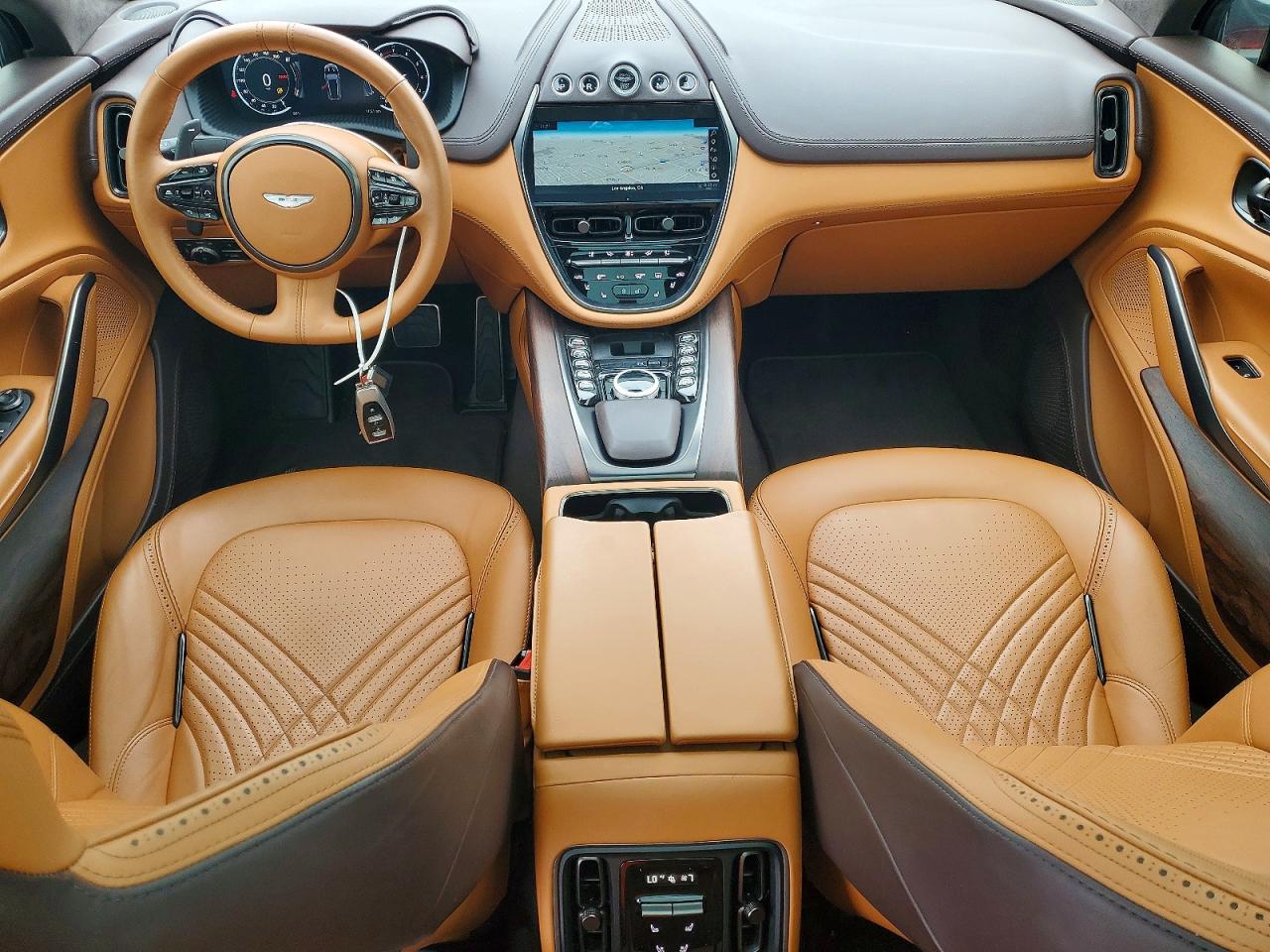 Aston Martin Dbx 2021 7